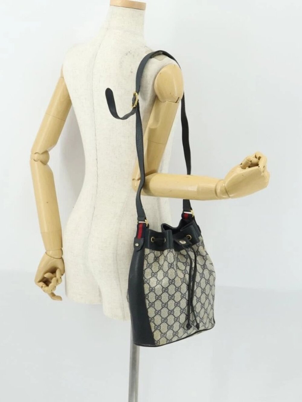 GUCCI GG Supreme Sherry Line Shoulder Bag PVC Navy Gold 41 02 034 Auth 156842